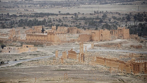 THẾ GIỚI 24H: Nga chúc mừng quân đội Syria giành lại Palmyra Quân chính phủ Syria giành lại quyền kiểm soát thành cổ Palmya. Ảnh: RIA Novosti