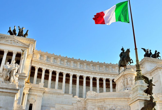 Sau Anh, Italia muốn trưng cầu ra khỏi khu vực đồng tiền chung Sau Anh, Italia muốn trưng cầu ra khỏi khu vực đồng tiền chung