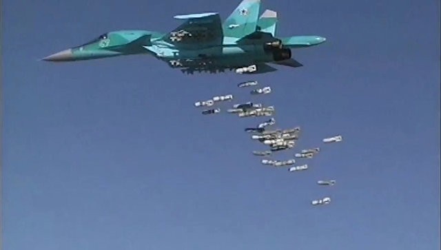 Nga dùng ‘xe tăng bay’ Su-34 tiêu diệt 'nhân vật số 2' IS Cường kích - ném bom Su-34 oanh tạc mục tiêu khủng bố ở Syria. Ảnh: RIA Novosti