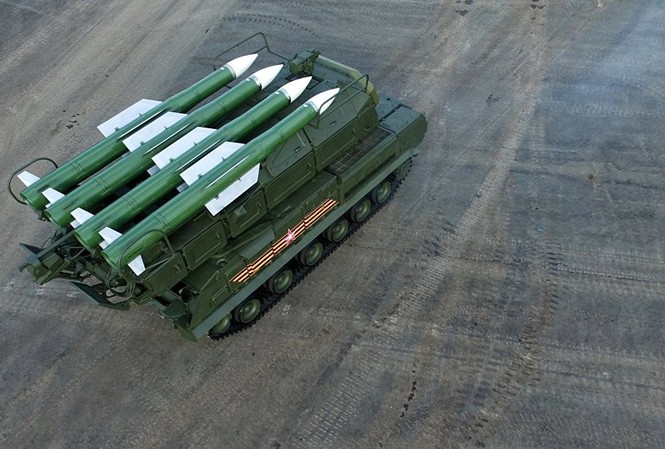 Nga đưa lữ đoàn tên lửa phòng không Buk-M2 vào trực chiến Ảnh: RIA Novosti