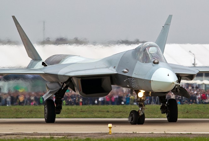 Tiêm kích T-50 đối đầu F-22: Bên tám lạng, kẻ nửa cân Tiêm kích thế hệ năm T-50. Ảnh: Tập đoàn Sukhoi