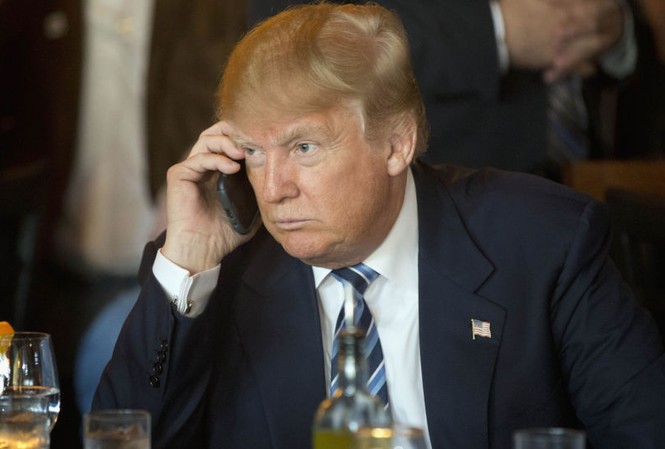 Nghị sĩ Mỹ đòi tịch thu điện thoại của Tổng thống Trump Thượng viện Mỹ đòi tịch thu điện thoại của Tổng thống Trump. Ảnh: AP