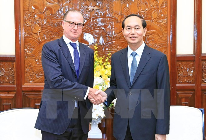 Chủ tịch nước Trần Đại Quang tiếp Đại sứ Áo và Slovakia Chủ tịch nước Trần Đại Quang tiếp Ngài Thomas Loidl, Đại sứ Đặc mệnh toàn quyền Cộng hòa Áo tại Việt Nam đến chào từ biệt. (Ảnh: Nhan Sáng/TTXVN)