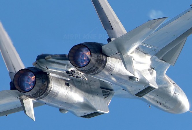 Tiêm kích Su-30 Nga ‘cắt mặt’ máy bay chống tàu ngầm Mỹ Ảnh: Bộ Quốc phòng Nga