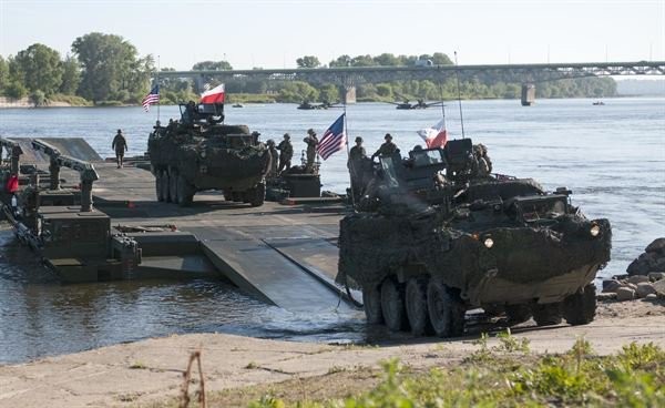NATO tập trận quy mô lớn tại cửa ngõ nước Nga NATO tập trận quy mô lớn tại cửa ngõ nước Nga. Ảnh: AP