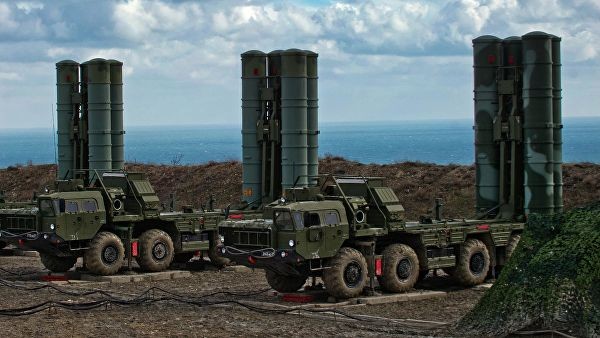 Hé lộ lý do Iraq chưa mặn mà với ‘rồng lửa’ S-400 của Nga Hệ thống phòng không S-400 của Nga. Ảnh: RIA Novosti
