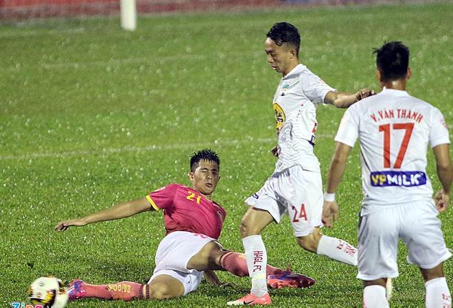 Trung vệ U23 Việt Nam về khoác áo đội bóng bầu Hiển Trung vệ U23 Việt Nam về khoác áo đội bóng bầu Hiển