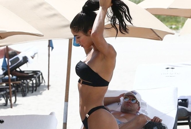 Thể hình nóng bỏng của tình cũ Justin Bieber Thể hình nóng bỏng của tình cũ Justin Bieber