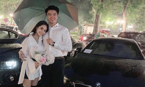 Chồng quỳ gối tặng ca nương Kiều Anh xe hơi tiền tỷ Vợ chồng ca nương Kiều Anh.