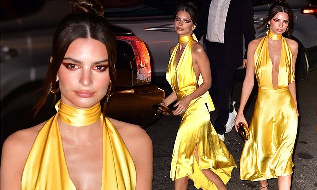 'Quên' nội y, Emily Ratajkowski gợi cảm đi dự đám cưới đồng tính của Marc Jacobs Chiếc đầm cắt xẻ bạo và với mốt không nội y, chân dài 27 tuổi đẹp nổi bật tại sự kiện