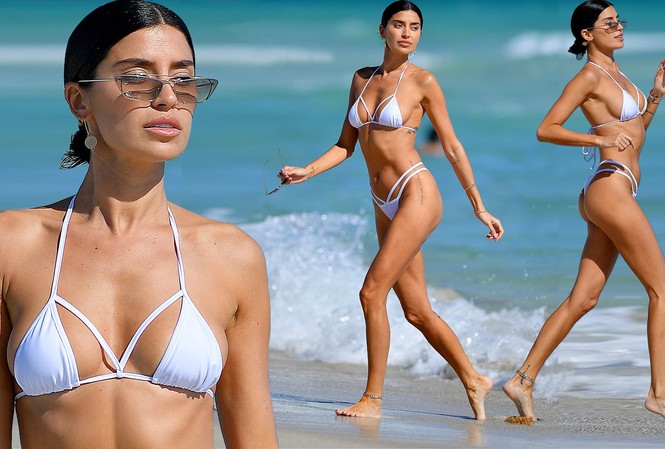 'Mỹ nhân nóng bỏng nhất Canada' mặc bikini bé xíu phô đường cong tuyệt mỹ 'Mỹ nhân nóng bỏng nhất Canada' mặc bikini bé xíu phô đường cong tuyệt mỹ