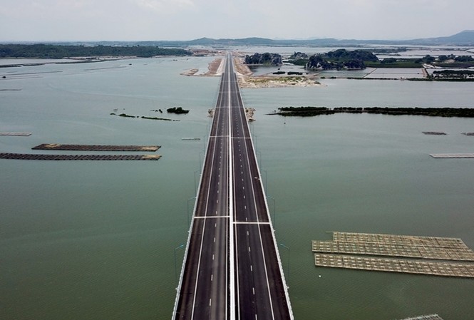 Nâng tốc độ cho phép lên 100km/h tại Cao tốc Hạ Long - Cầu Bạch Đằng Nâng tốc độ cho phép lên 100km/h tại Cao tốc Hạ Long - Cầu Bạch Đằng