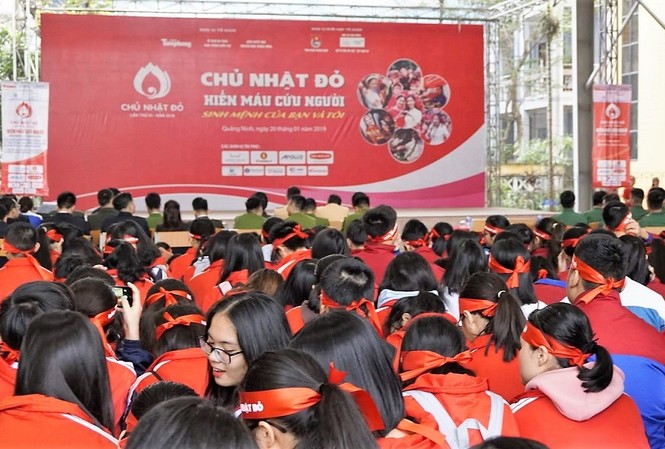 Tưng bừng Chủ nhật Đỏ Quảng Ninh Tưng bừng Chủ nhật Đỏ Quảng Ninh