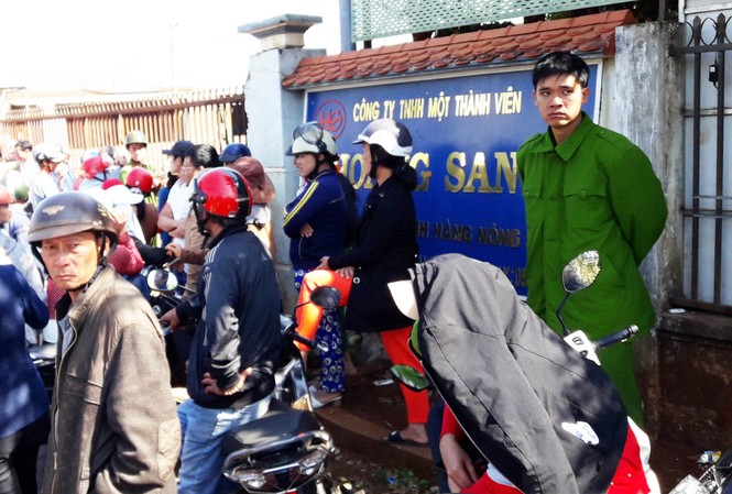 Công an nhận thêm nhiều đơn trình báo vụ công ty nông sản 'vỡ nợ' Người dân vây Công ty Hoàng Sang vì nghi vấn vỡ nợ