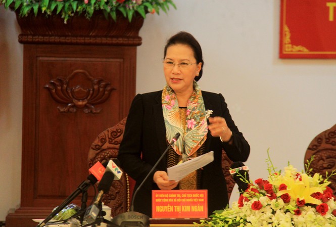 Chủ tịch Quốc hội: Cần biện pháp quyết liệt để trấn áp 'tín dụng đen' Chủ tịch Quốc hội Nguyễn Thị Kim Ngân làm việc tại Gia Lai