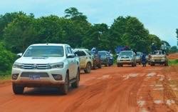 Xe cứu trợ tấp nập đến Lào chung tay khắc phục thảm họa vỡ đập Hàng trăm xe cứu hộ các nước đến Attapeu