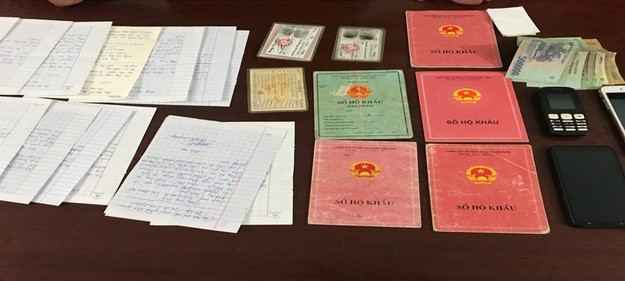 'Tín dụng đen' cho vay nặng lãi lên tới trên 500%/năm Các giấy tờ người vay đã nộp để vay nặng lãi