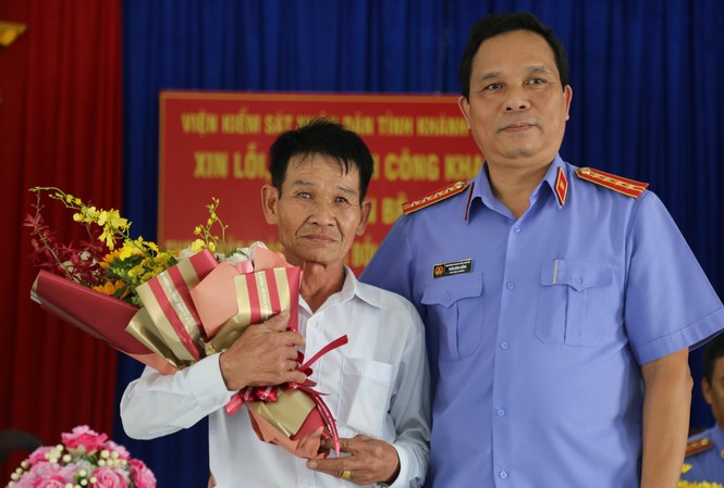 Khánh Hoà tổ chức xin lỗi người bị bắt giam oan 38 năm trước Khánh Hoà tổ chức xin lỗi người bị bắt giam oan 38 năm trước