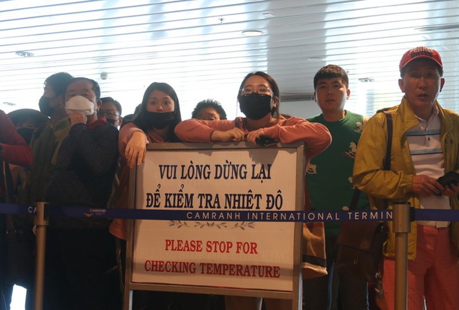 Hơn 5.300 người Trung Quốc 'mắc kẹt' tại Khánh Hoà vì dịch virus nCoV Hơn 5.300 người Trung Quốc 'mắc kẹt' tại Khánh Hoà vì dịch virus nCoV