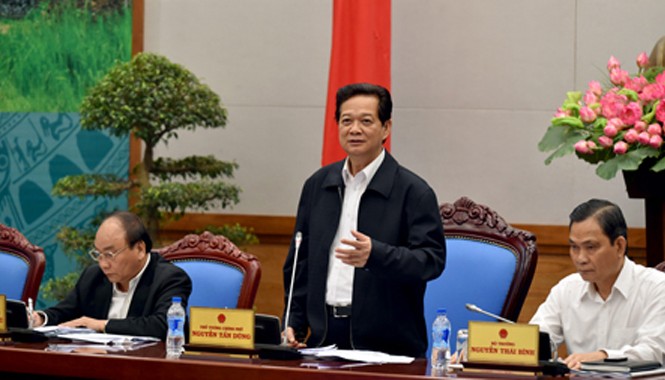 “Thời buổi này mà ra văn bản “ngăn sông, cấm chợ là không được” Thủ tướng Nguyễn Tấn Dũng: “Tôi, người đứng đầu Chính phủ hết sức nghiêm túc nhận trách nhiệm về những tồn tại, hạn chế, yếu kém này”.