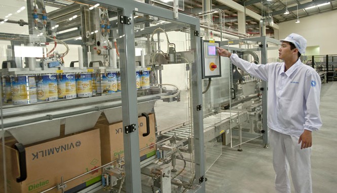 Thoái vốn tỷ đô không do áp lực nợ công Theo các chuyên gia, nếu thoái vốn tại Vinamilk thông qua đấu giá công khai sẽ thu được số tiền nhiều hơn bán qua sàn. Ảnh: Thanh Hoàn.