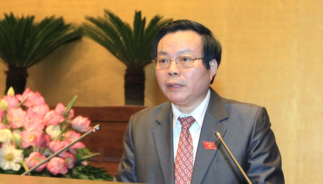 Cá nhân có quyền kiến nghị tổ chức trưng cầu ý dân Theo Chủ nhiệm Ủy ban Tài chính - Ngân sách Phùng Quốc Hiển, chỉ chuyển sang cơ chế giá đối với một số khoản phí mà Nhà nước không cần phải nắm giữ, có sự cạnh tranh nhằm góp phần giảm giá. Ảnh: Như Ý.