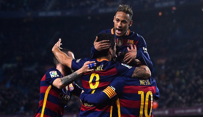 'Cơn ác mộng' mang tên Barcelona Các cầu thủ Barca ăn mừng trận đại thắng Valencia. Ảnh: GETTY IMAGES.
