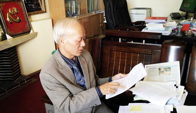 Cao đẳng sư phạm Đà Lạt: Một số trưởng khoa bị tố chạy điểm, bán đề Hiệu trưởng Tạ Quang Vũ với những hồ sơ liên quan vụ tố cáo trưởng khoa.