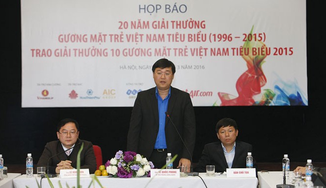 Tiếp lửa đam mê, lan tỏa cống hiến Anh Lê Quốc Phong, Ủy viên dự khuyết BCH T.Ư Đảng, Bí thư T.Ư Đoàn chủ trì buổi họp báo. Ảnh: Như Ý.