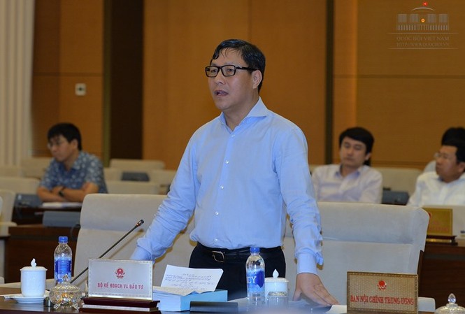 Trình dự thảo Luật Hỗ trợ DNNVV lên Quốc hội Thứ trưởng Bộ KH&ĐT Đặng Huy Đông.