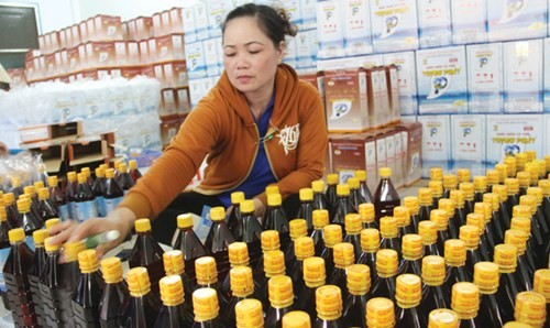 Xử nghiêm làm gương Những người kinh doanh nước mắm hoang mang.