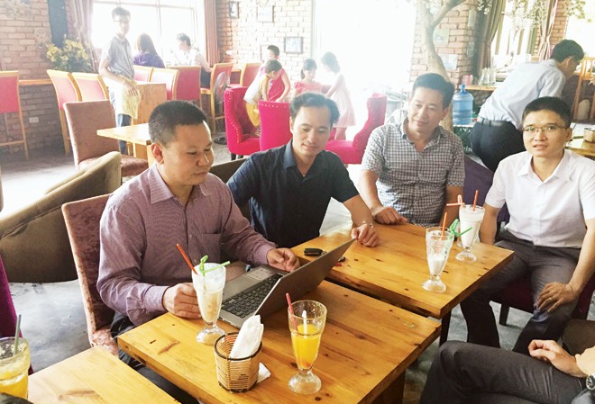 Gặp “bác sĩ” chẩn bệnh doanh nghiệp "Bác sĩ" Nguyễn Phương Bắc trong chương trình "Cà phê Khởi nghiệp", hỗ trợ thành lập hội công nghệ thông tin ở Bắc Ninh. Ảnh: Thủy Yên.