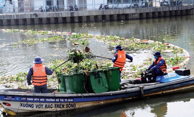 TPHCM: Xử phạt xả rác qua hình ảnh người dân cung cấp Kênh Nhiêu Lộc - Thị Nghè vừa tốn hàng trăm triệu USD để hồi sinh phải tiếp nhận gần 5 tấn rác/ngày.
