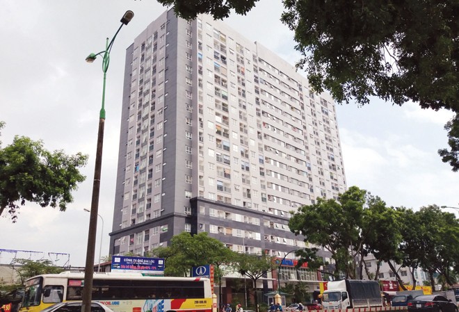 Kiếm chác từ nhà ở xã hội Dự án NƠXH 30 Phạm Văn Đồng (Cầu Giấy, Hà Nội) với nhiều căn hộ thông tầng chưa bị xử lý. Ảnh: TG.
