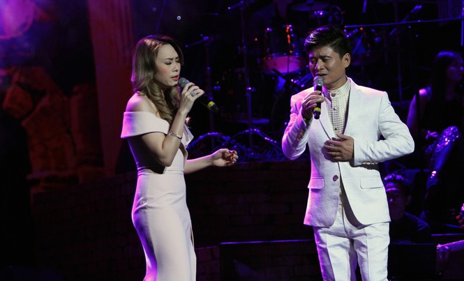 Khánh Ly đơn độc trong nhạc Trịnh vì đâu… Tấn Minh và Mỹ Tâm song ca “Ướt mi” trong đêm “Ru em”. Ảnh: N.M.Hà.