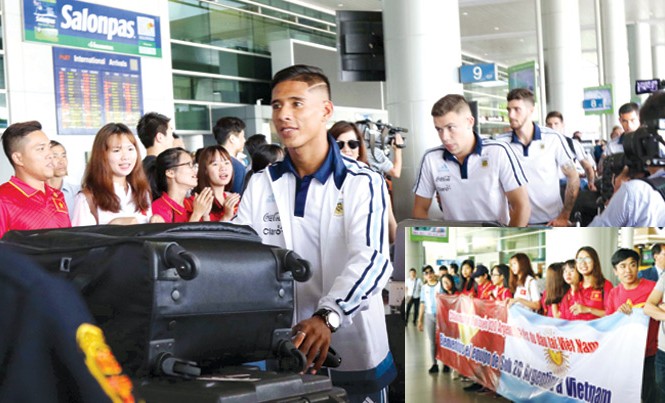 U20 Argentina đến ở TP Hồ Chí Minh: Sốt vé CĐV Việt Nam đón chào các cầu thủ U20 Argentina tại sân bay Tân Sơn Nhất chiều qua, 8/5. Ảnh: VSI.