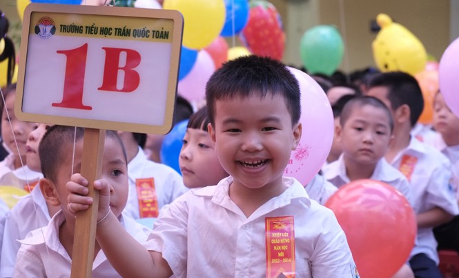 Tuyển sinh đầu cấp, lo quá tải Lo thiếu chỗ học cho học sinh. Ảnh: Nghiêm Huê.
