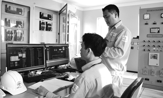 Công tác dịch vụ khách hàng ngành điện: Thay đổi để hướng đến khách hàng Các dịch vụ chăm sóc khách hàng, dịch vụ cấp điện được EVN đặc biệt đầu tư nhiều năm gần đây. Ảnh: Hoa Việt Cường.