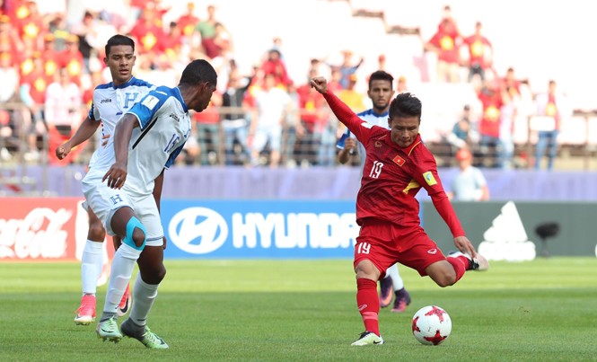 “U20 Việt Nam đã làm nên lịch sử” Thiếu chút may mắn, cú sút này của Quang Hải đã trở thành pha ghi bàn đầu tiên của bóng đá Việt Nam tại một kỳ World Cup lứa tuổi 20. Ảnh: VSI.