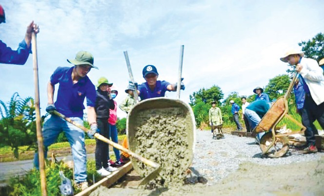 Hỗ trợ mọi mặt thanh niên khởi nghiệp Chiến dịch Thanh niên tình nguyện Hè 2017 cần chú trọng tổ chức các hoạt động tình nguyện tại chỗ. Ảnh: T.N.