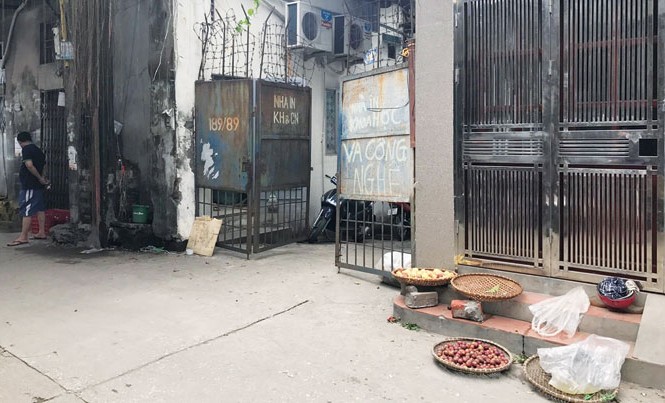 “Sống mòn” cùng cơ sở ô nhiễm giữa Thủ đô Nhà in Khoa học Công nghệ nằm giữa khu dân cư.