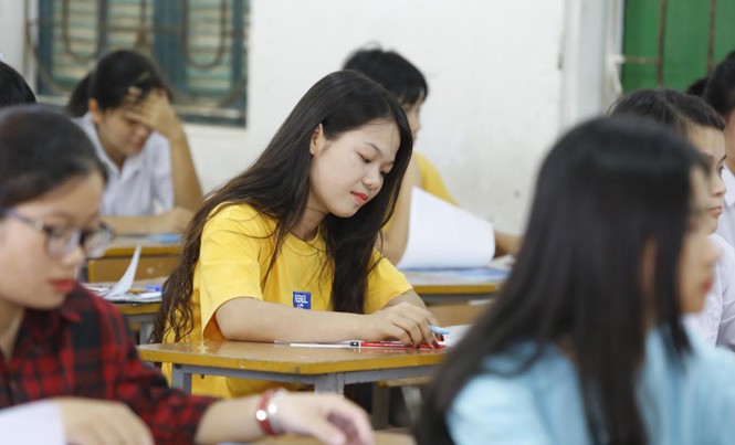 Địa lý, Giáo dục công dân sẽ nhiều điểm 10 Thí sinh dự thi môn Địa lý sáng ngày 24/6 tại Thạch Thất –Hà Nội. Ảnh: Như Ý.