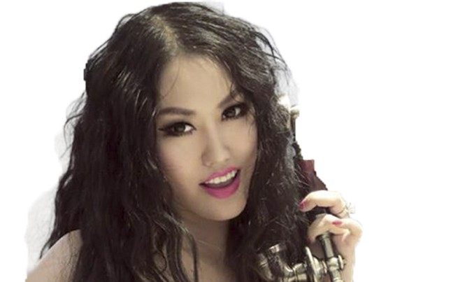 Phi Thanh Vân chi bạo 'tút' lại cơ thể: 'Người đàn bà gan nhất Việt Nam' Phi Thanh Vân chi bạo 'tút' lại cơ thể: 'Người đàn bà gan nhất Việt Nam'