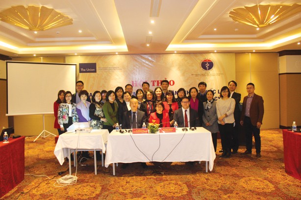 Hội thảo chia sẻ kinh nghiệm vận động tăng thuế thuốc lá Toàn cảnh các đại biểu tham dự Hội nghị chia sẻ kinh nghiệm vận động tăng thuế thuốc lá tại Ninh Bình.