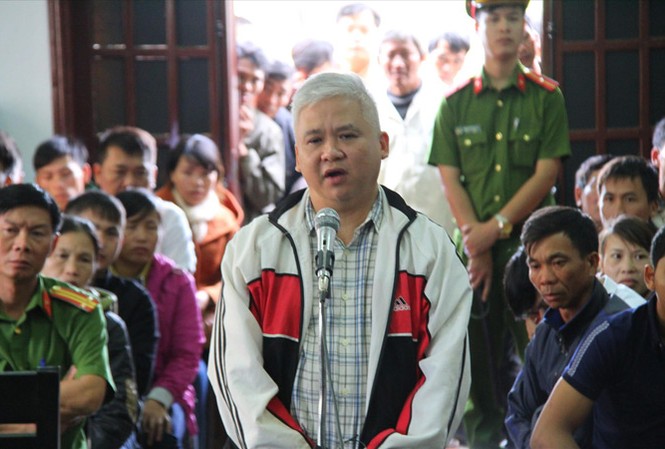 Cty Long Sơn 'tập huấn' cho công nhân đi 'giải tỏa' đất Bị cáo Sửu thừa nhận đã “tập huấn”cho công nhân đi “giải tỏa” đất.