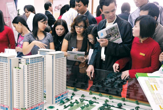 Gia tăng khoảng cách giàu nghèo Trung lưu Việt Nam giàu lên từ bất động sản được cho là không bền vững. Ảnh: Hồng Vĩnh.