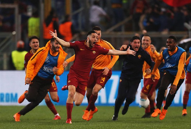Cơn địa chấn mang tên AS Roma Các cầu thủ Roma ăn mừng chiến thắng lịch sử.