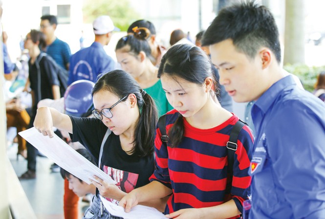 Đăng ký thi THPT quốc gia và xét tuyển ĐH 2018: 10 điều chỉnh, 4 lưu ý Kỳ thi THPT quốc gia năm nay có một số điều chỉnh nên thí sinh cần lưu ý khi đăng ký dự thi và xét tuyển ĐH. Ảnh: Như Ý.