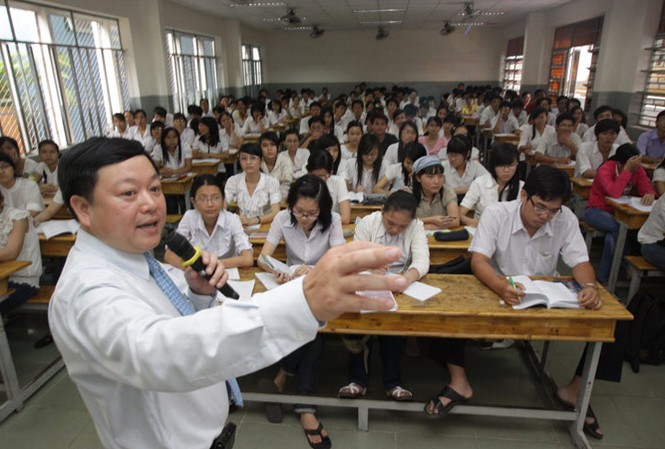 Cần lộ trình cho tự chủ giáo dục
Một số ĐBQH đề nghị sửa Luật GDĐH cần nêu rõ vấn đề khởi nghiệp, khích lệ sinh viên tinh thần khởi nghiệp. Ảnh: Hồng Vĩnh.