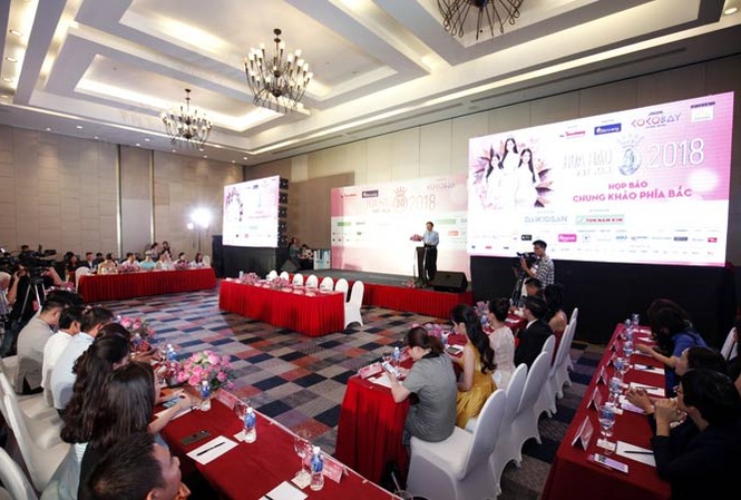 Đêm “Mộc” lộng gió Họp báo chung khảo phía Bắc sáng 10/7. Ảnh: Như Ý.